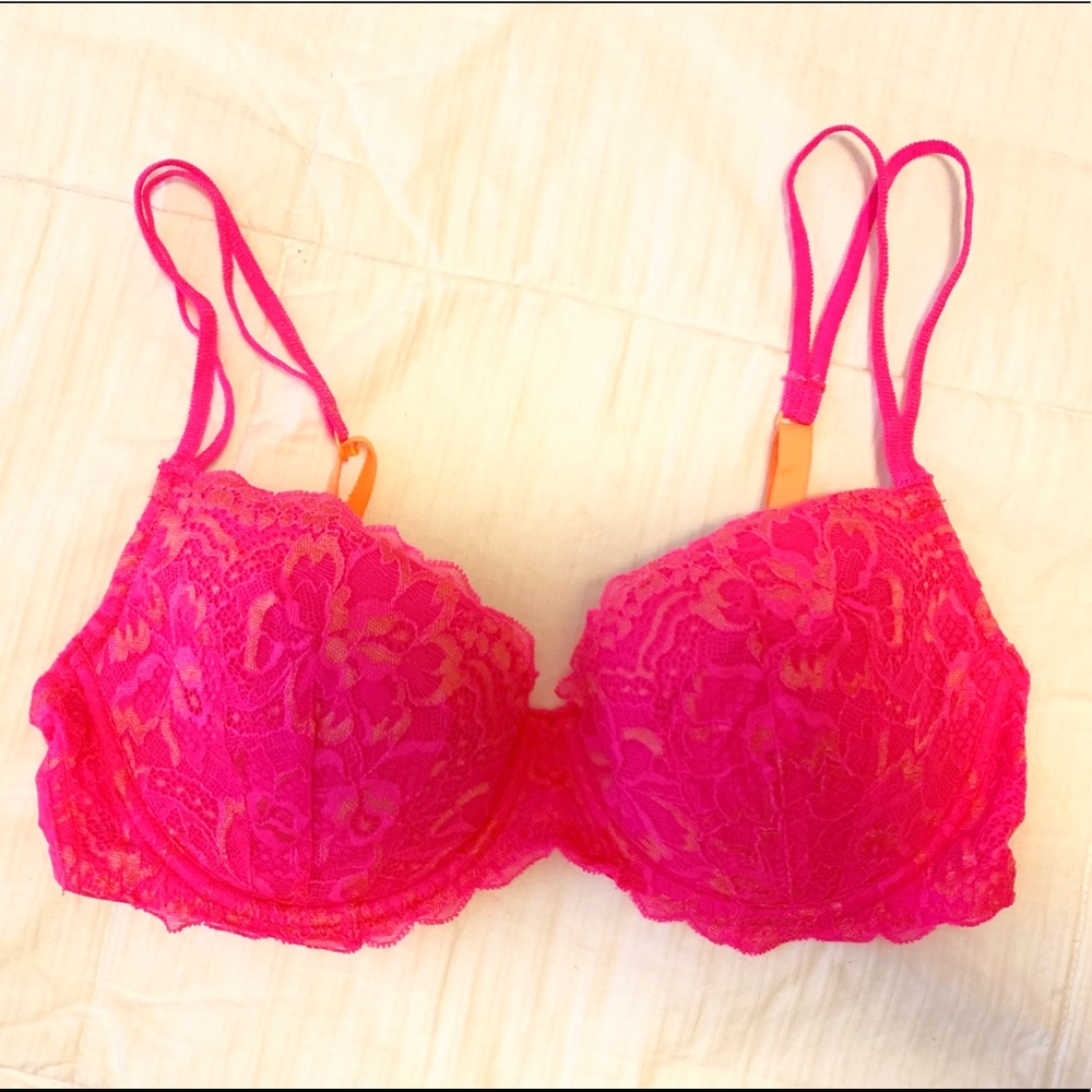 ❌SOLD❌ Victoria’s Secret Pink bra 34D